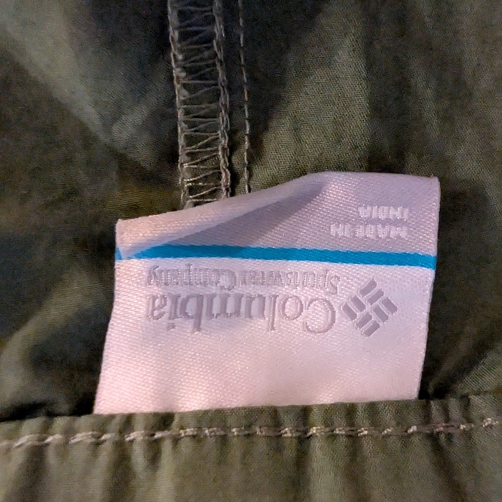 Columbia Holly Hideaway Washed Out Green Shorts Women’s Sz 12 NWT - Picture 8 of 11